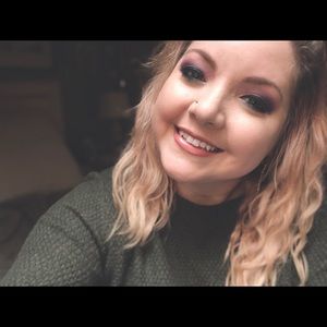 Meet your Posher, Becca